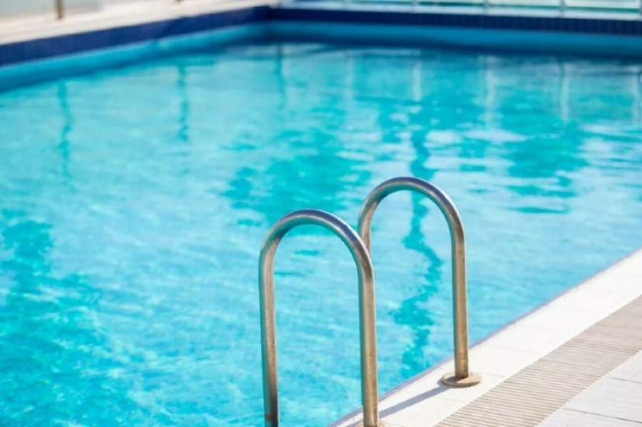Bebê de um ano morre afogada em piscina de casa em Cuiabá
