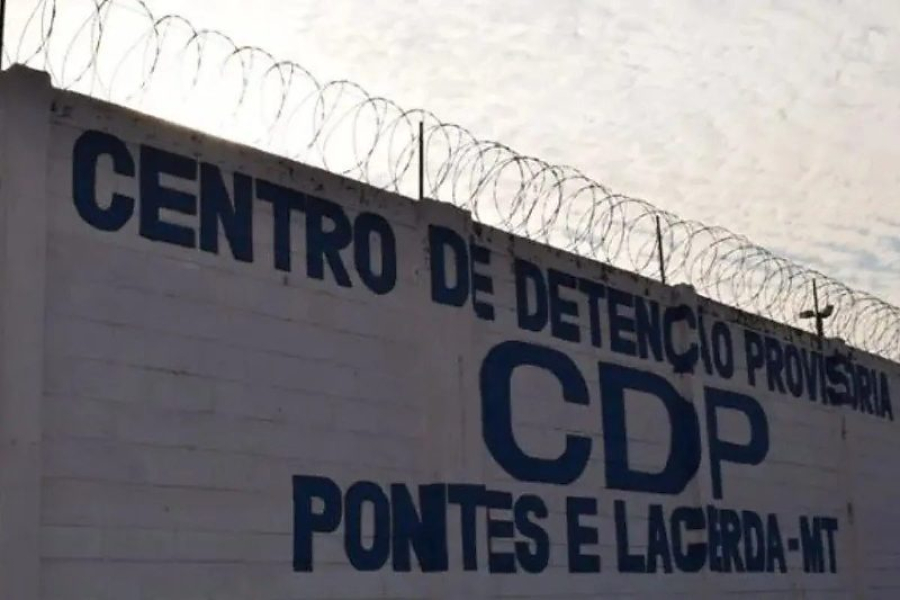 Policial penal é condenado a 23 anos por esquema de entrada de drogas e celulares em presídio