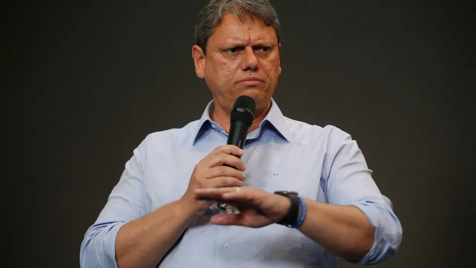Tarcísio cancela participação no Roda Viva desta segunda (24)