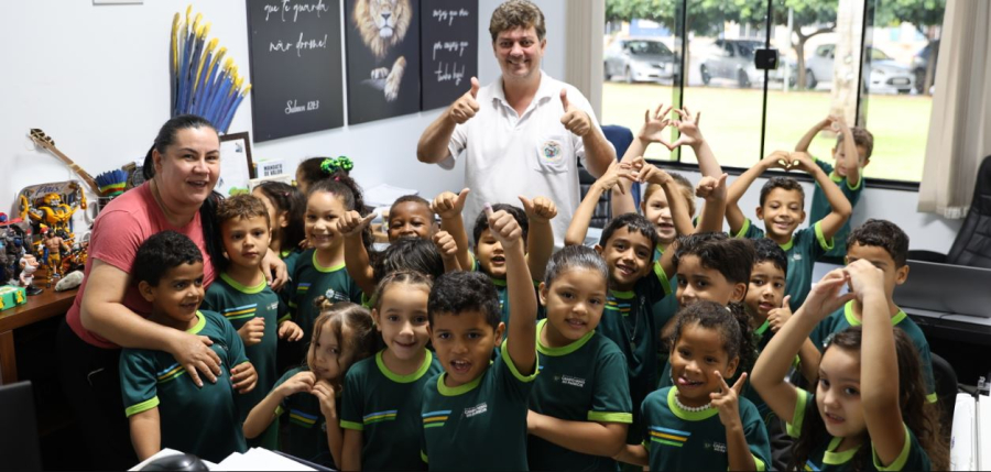 Alunos da Escola Municipal Jardim dos Ipês conhecem o Poder Legislativo